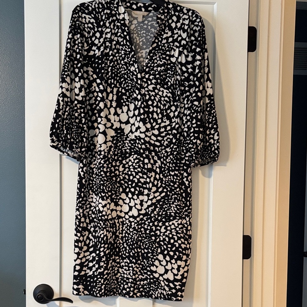 Banan Republic Black and White Patterned Women's Shift Dress